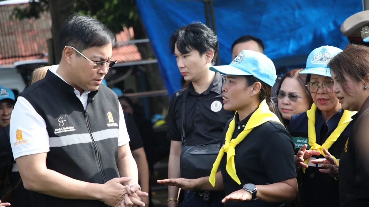 เร่งสำรวจฟื้นฟูโรงเรียนและห้องสมุดราชบุรีหลังน้ำท่วม